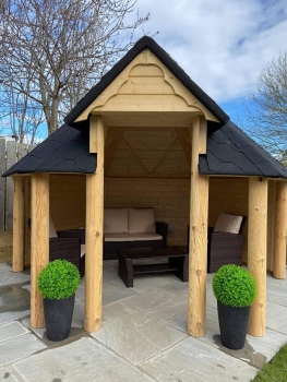 Open Camping Cabin 9,2 m² aus Fichtenholz in Hexagon-Form